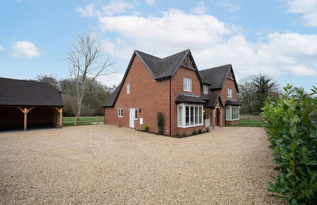 Hayward House Hot Tub Large Garden - From 1100 Per Night - Foto 7