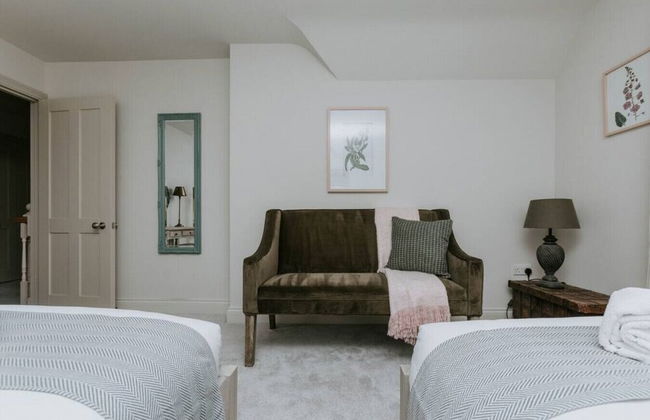 Hayward House Hot Tub Large Garden - From 1100 Per Night - Foto 14