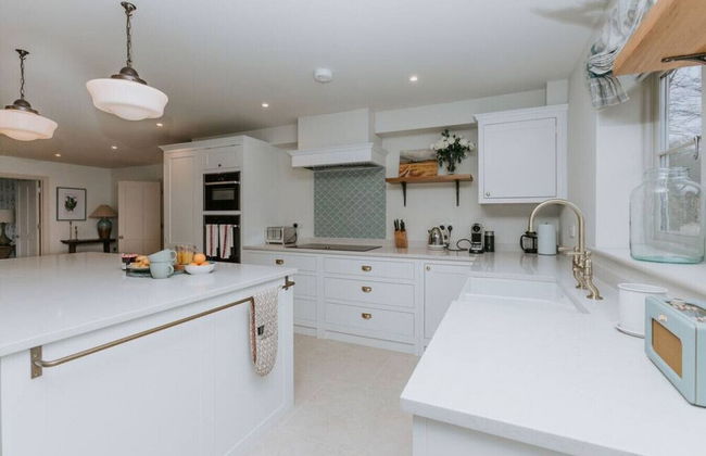 Hayward House Hot Tub Large Garden - From 1100 Per Night - Foto 19