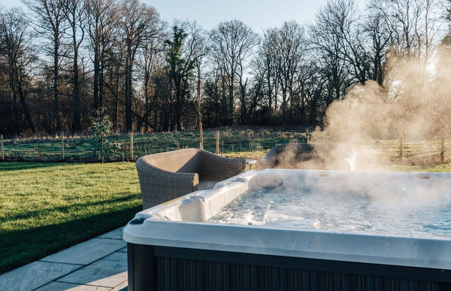 Hayward House Hot Tub Large Garden - From 1100 Per Night - Foto 41