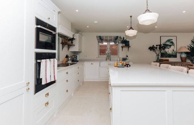 Hayward House Hot Tub Large Garden - From 1100 Per Night - Foto 44