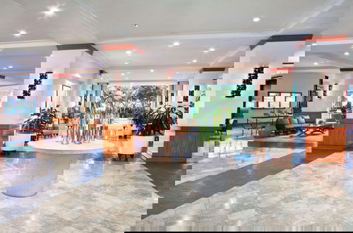 Photo 4 - Ilikai Hotel