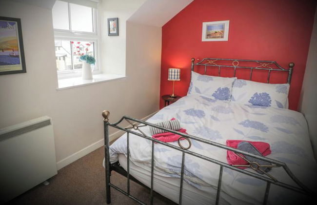 2 Bed Cottage Sleeps 4 - Pets Ok - Private Garden - Foto 2