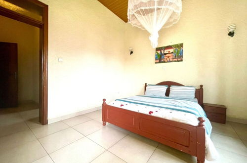 Photo 8 - Room in House - Standard Queen Bedroom @myplace