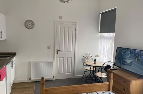 Photo 1 - Charming 1-bed Studio in Coventry