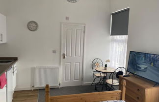 Photo 1 - Charming 1-bed Studio in Coventry