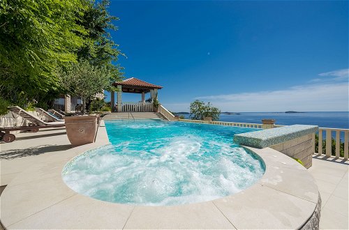Foto 33 - Mediterranean Villa With Astonishing View Over the Adriatic sea and Private Pool