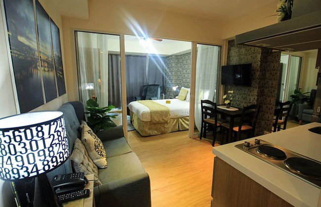 Azure Rio West Wave Pool 1 Bedroom near Airport - Photo 19
