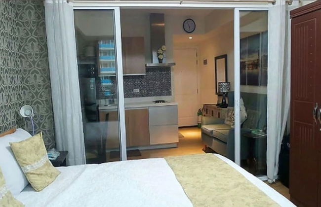 Azure Rio West Wave Pool 1 Bedroom near Airport - Photo 18