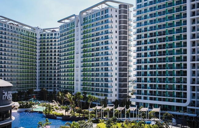 Azure Rio West Wave Pool 1 Bedroom near Airport - Photo 32