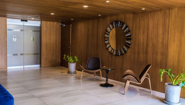 Coin salon dans le hall