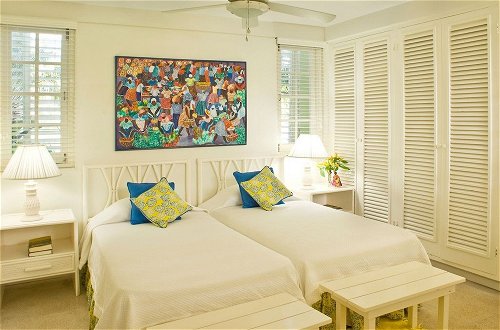 Photo 4 - Seagrapes 5br by Jamaican Treasures