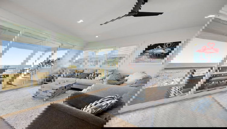 Photo 1 - 98611ssurfviewmanpcwh - Surfview Paradise Manor