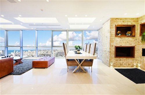 Photo 32 - Tower Sea View Luxury 32 Floor Apartment