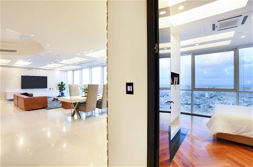 Foto 44 - Tower Sea View Luxury 32 Floor Apartment