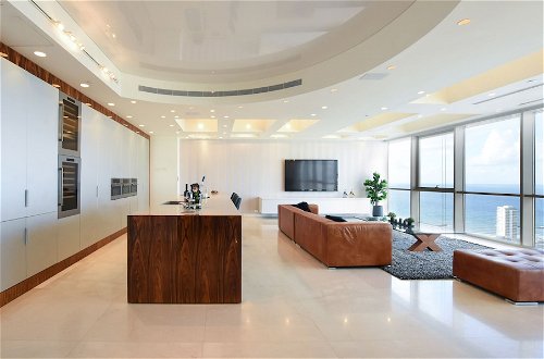 Photo 42 - Tower Sea View Luxury 32 Floor Apartment