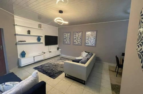 Photo 12 - Spacious 2 Bedroomed Semi-detached Fully Furnished Apartment