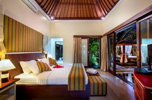 Photo 4 - Samudra · 6BR Luxury Family Pool Villa Umalas Bali