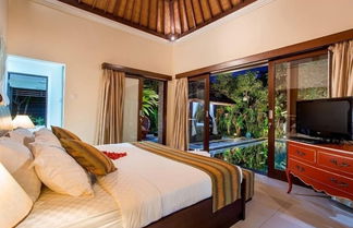 Photo 3 - Samudra · 6BR Luxury Family Pool Villa Umalas Bali