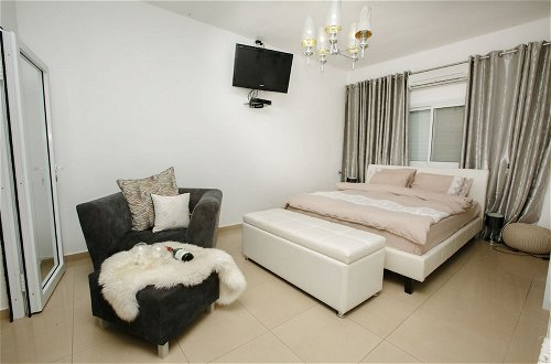 Photo 26 - Luxury Suites