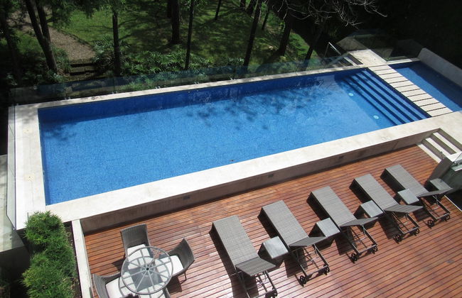 BEE Suites Santa Ana - Foto 1