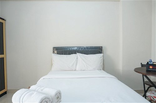 Photo 3 - Fully Furnished Studio at Green Park View Apartment