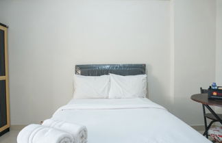 Photo 3 - Fully Furnished Studio at Green Park View Apartment