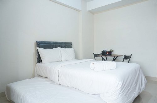 Photo 2 - Fully Furnished Studio at Green Park View Apartment