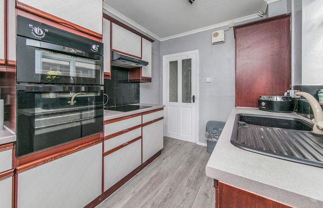 4br-sleeps10-parking-garden - Foto 7