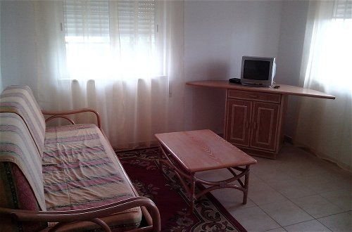 Foto 13 - Remarkable 1-bed Apartment in Olhos de Agua
