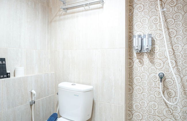 Comfortable Studio Apartment at Green Park View - Photo 12