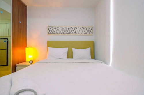 Photo 5 - Modern Style Studio Apartment at Azalea Suites with City View