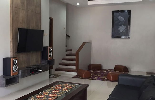 Villa Fahim 1 Puncak 4 Bedroom - Foto 8