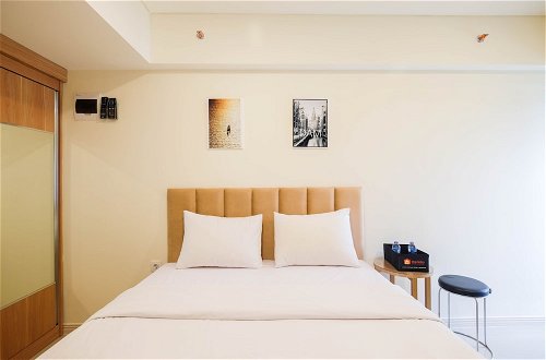 Foto 1 - Cozy Living And Comfortable Studio Room At Meikarta Apartment