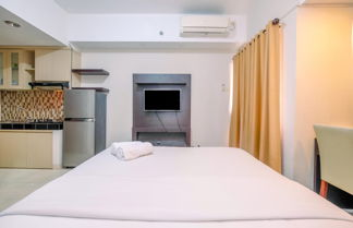 Photo 3 - Warm And Cozy Studio Apartment At Margonda Residence 5