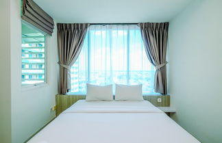 Photo 3 - Fully Furnished With Comfy Design Studio Grand Kamala Lagoon Apartment