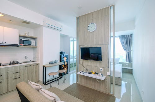 Photo 5 - Fully Furnished With Comfy Design Studio Grand Kamala Lagoon Apartment