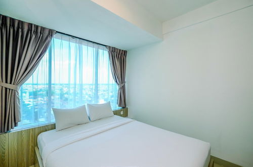 Photo 2 - Fully Furnished With Comfy Design Studio Grand Kamala Lagoon Apartment