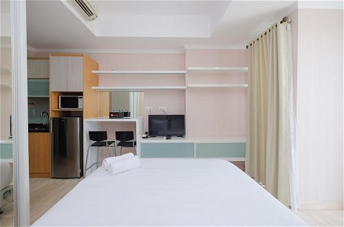Foto 11 - Homey And Comfy Studio Room At Menteng Park Apartment