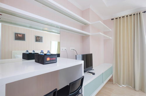 Foto 10 - Homey And Comfy Studio Room At Menteng Park Apartment