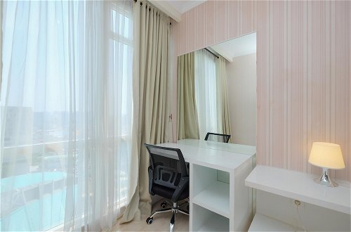 Foto 4 - Homey And Comfy Studio Room At Menteng Park Apartment