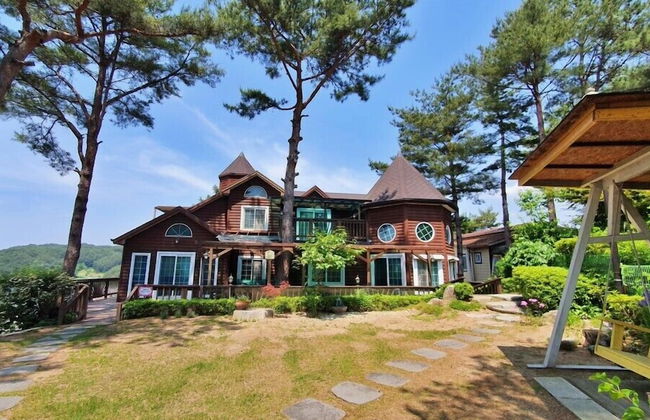 Castel on the hill pension - Photo 59