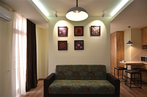 Photo 8 - Gallery Apartment A