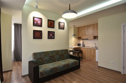Photo 6 - Gallery Apartment A