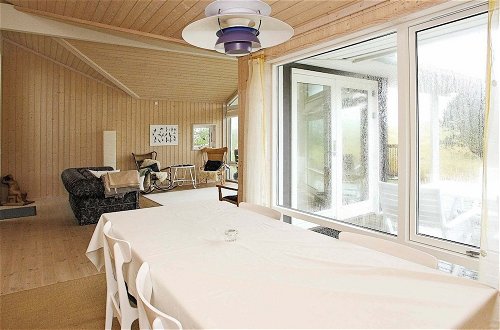 Foto 6 - 6 Person Holiday Home in Jerup