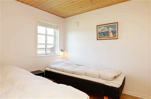 Foto 3 - 8 Person Holiday Home in Blavand