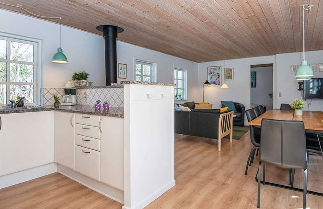 8 Person Holiday Home in Blavand - Foto 13