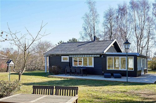 Foto 1 - 6 Person Holiday Home in Hasle