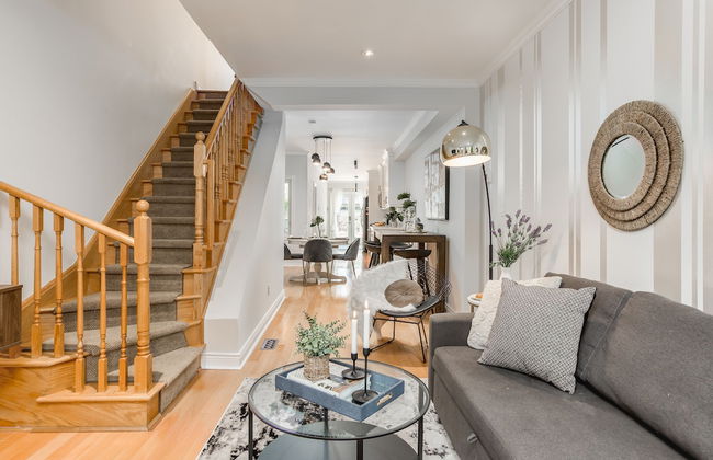 Homey & Elegant 3-bedroom House in the Annex - Photo 19