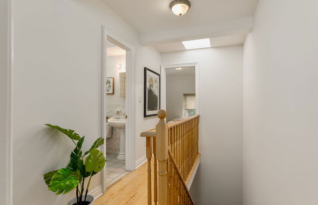Homey & Elegant 3-bedroom House in the Annex - Photo 25